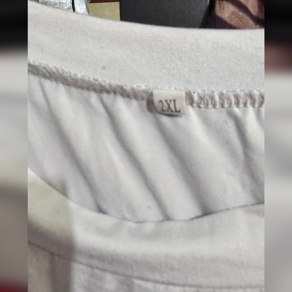 Lips Graphic Tee 2x - Picture 3 of 3